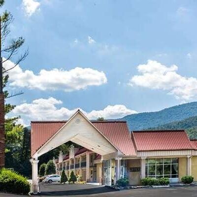 Super 8 by Wyndham Caryville TN - Caryville, TN