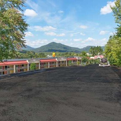 Super 8 by Wyndham Caryville TN - Caryville, TN