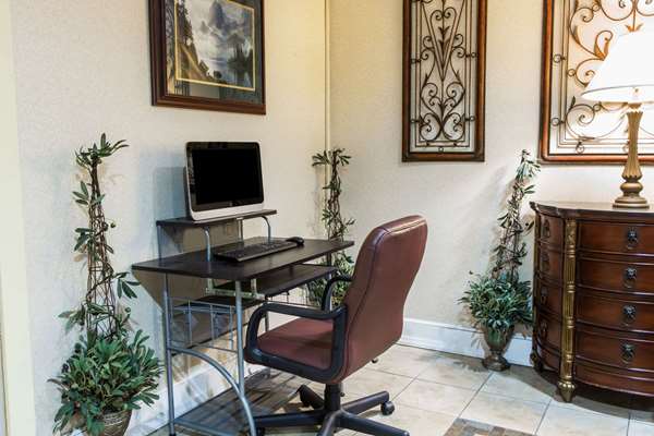 Super 8 by Wyndham Caryville TN - Caryville, TN