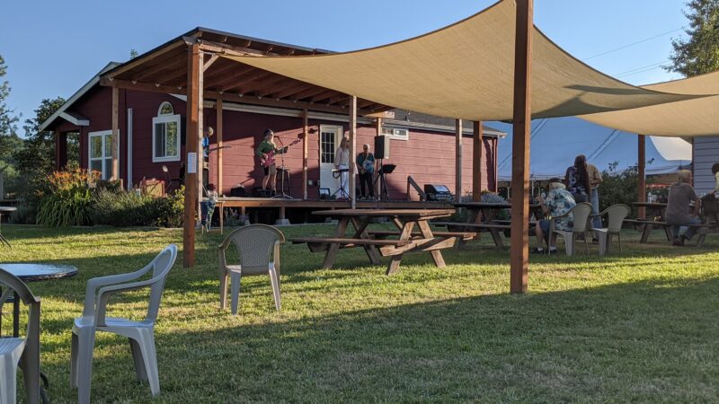 Bennett Vineyards & Wine Company - Cheshire, OR