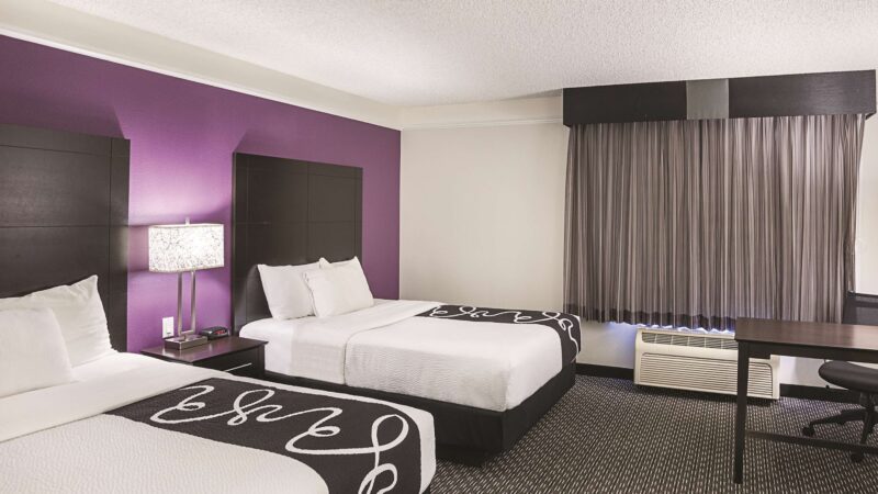 La Quinta Inn & Suites by Wyndham Clifton/Rutherford - Clifton, NJ