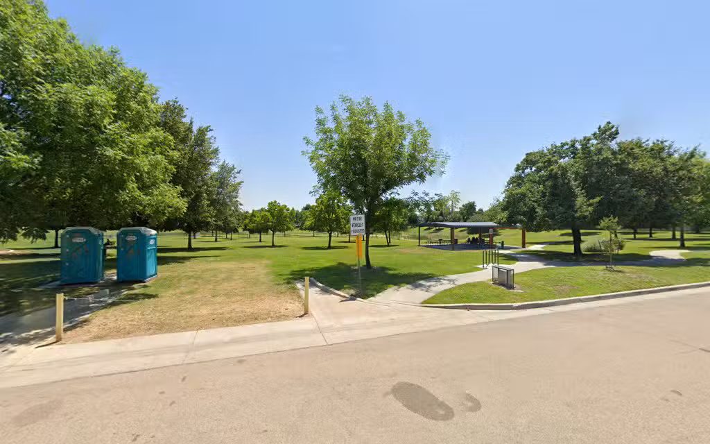 Dog Park (Nebraska and Oak) - Dinuba, CA