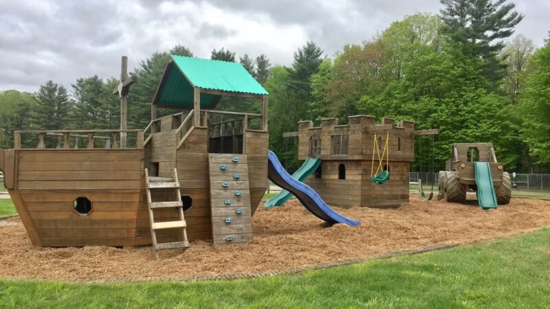 Kampfires Campground, Inn & Entertainment - Dummerston, VT