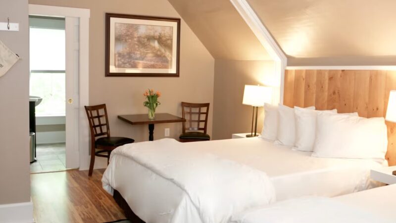 Kampfires Campground, Inn & Entertainment - Dummerston, VT