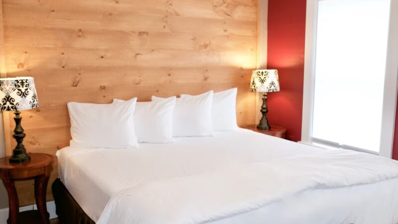 Kampfires Campground, Inn & Entertainment - Dummerston, VT