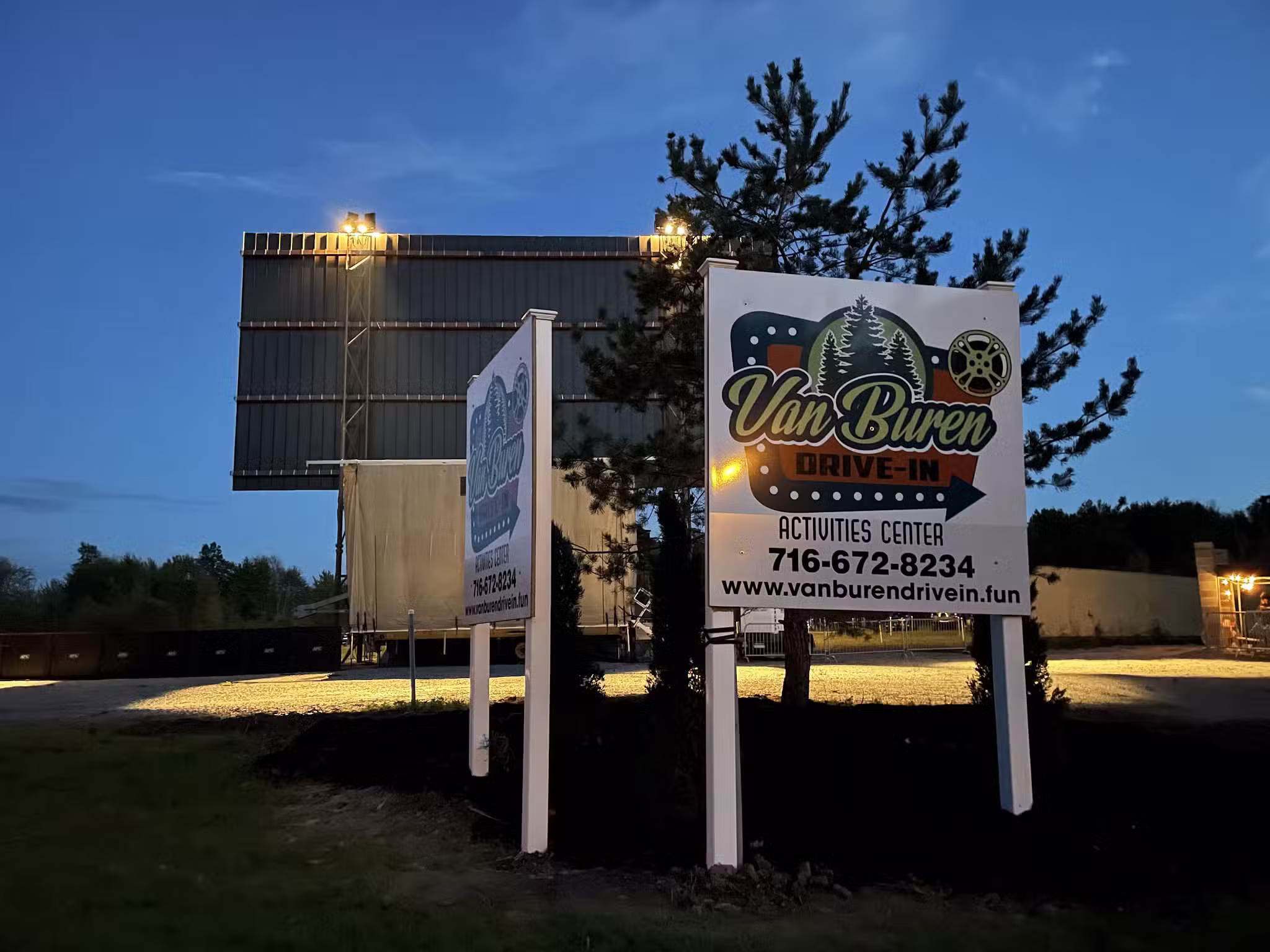 Van Buren Drive-in Theater & Activities Center - Dunkirk, NY