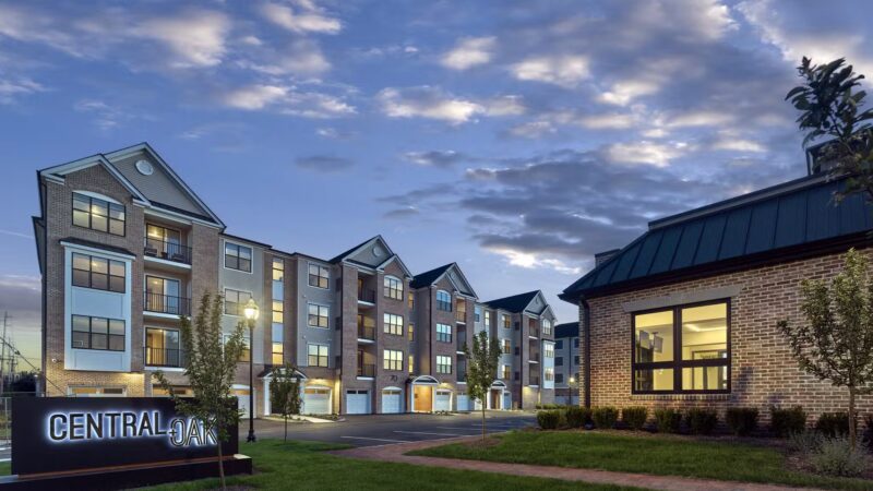 Central + Oak - East Rutherford, NJ