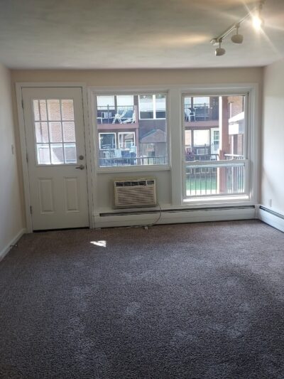 Franklin Park Apartments - East Syracuse, NY