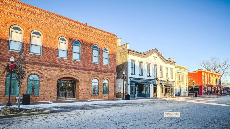 Elberton Square - Elberton, GA