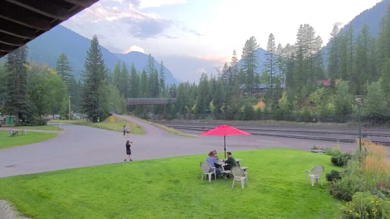 LOGE Glacier - Essex, MT