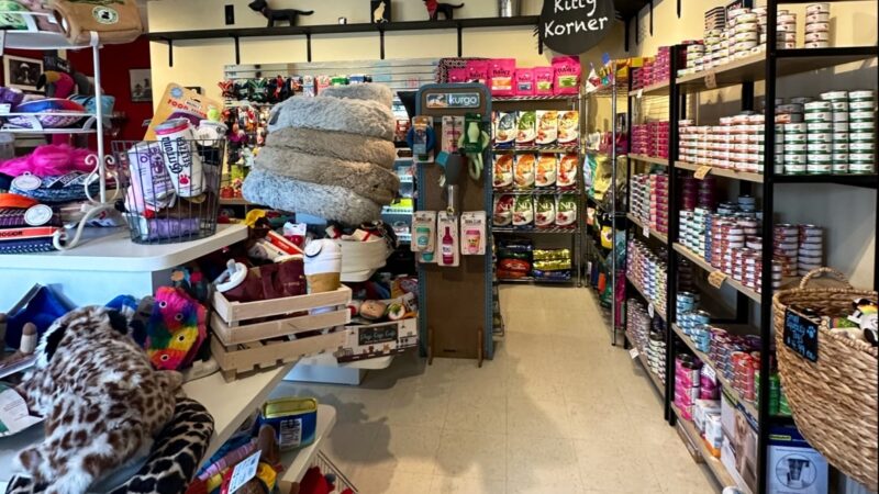 Redbones Dog Bakery & Boutique - Fernandina Beach, FL