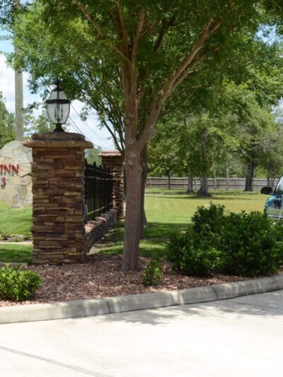 Happy Dog Inn - Green Cove Springs, FL