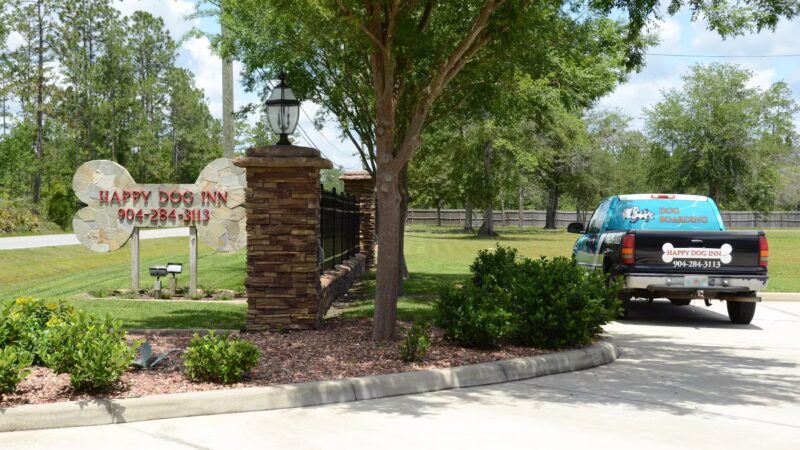 Happy Dog Inn - Green Cove Springs, FL