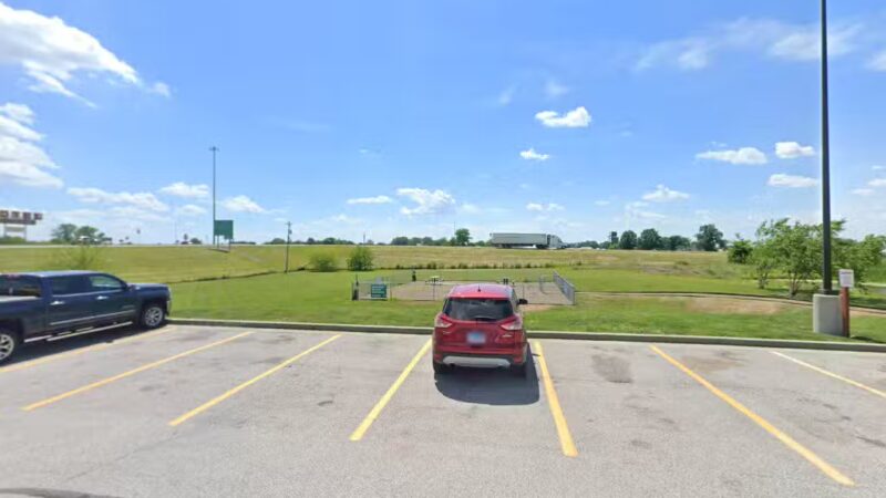 Dog Park at Love's Travel Stops - Hamel, IL