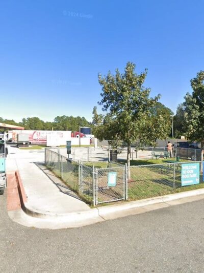 Dog Park at Love’s Travel Stops - Hawthorne, FL