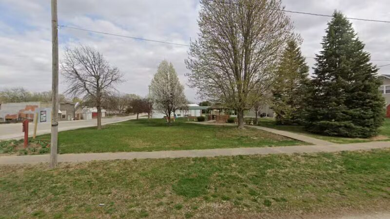 Henderson Park - Henderson, IA