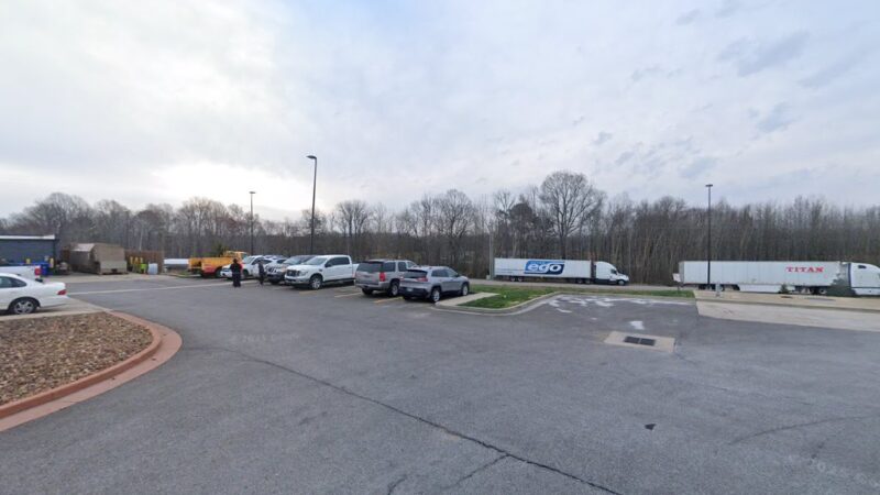 Dog Park at Love's Travel Stops - Holladay, TN