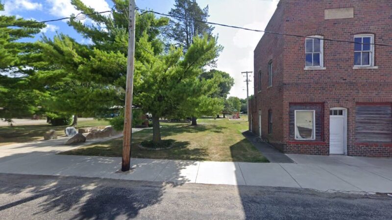 Hudson Village Memorial Park - Hudson, IL