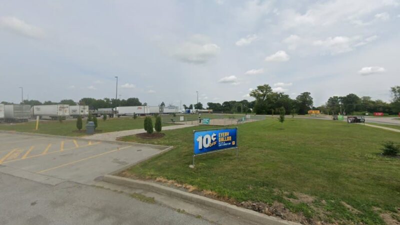 Dog Park at Love's Travel Stops - Ina, IL