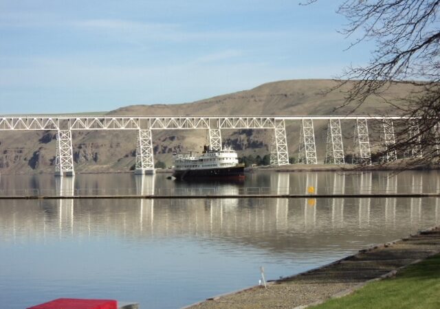 Starbuck / Lyons Ferry Marina KOA Holiday 102 Lyons Ferry Rd., Starbuck, WA 99359 - LaCrosse, WA