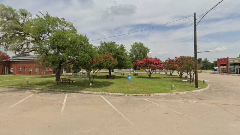 Ladonia Plaza - Ladonia, TX
