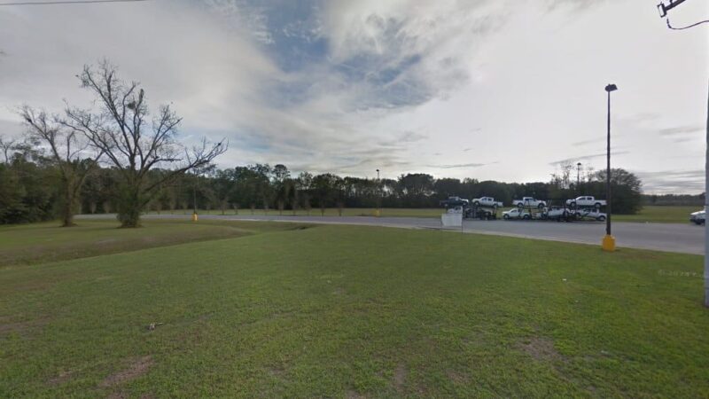Dog Park at Love's Travel Stops - Lee, FL