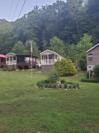 Starlite Trailer Lodge - Lenoir, NC