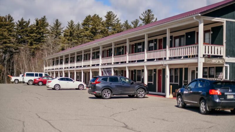 Briarwood Motor Inn - Lincoln, ME