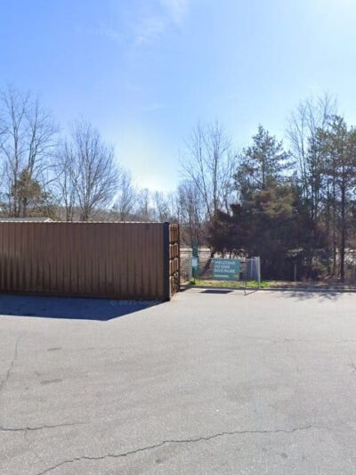 Dog Park at Love's Travel Stops - Marion, NC