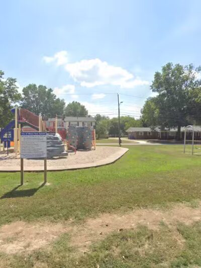 Lion Chaney Park - Miami, OK