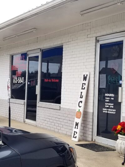 All Dogged Out Dog Grooming and supply - Morris, AL