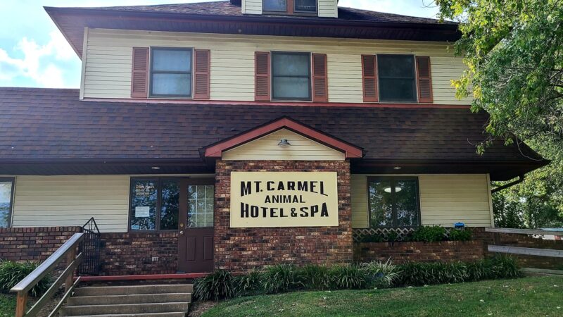 Mt Carmel Animal Hotel & Spa - Mt Carmel, IL