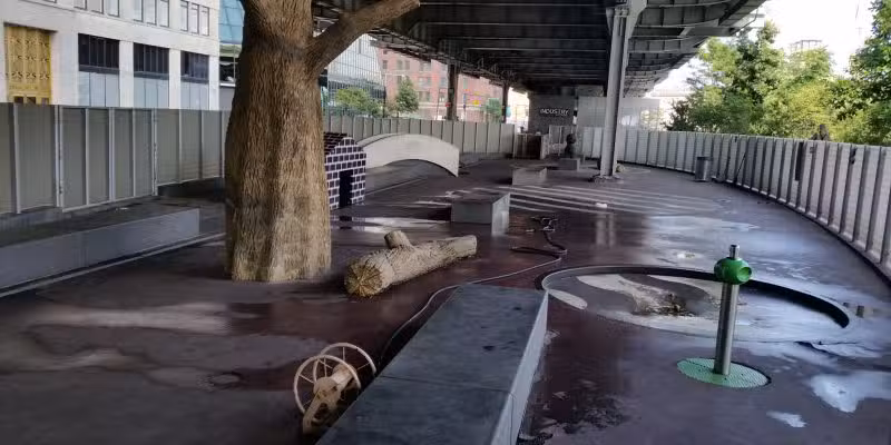 Dog Park East River Esplanade South - New York, NY