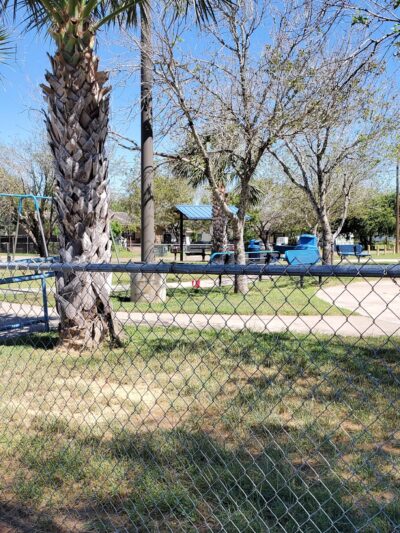 Oilton Park - Oilton, TX