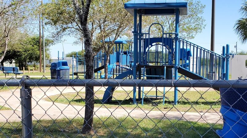 Oilton Park - Oilton, TX