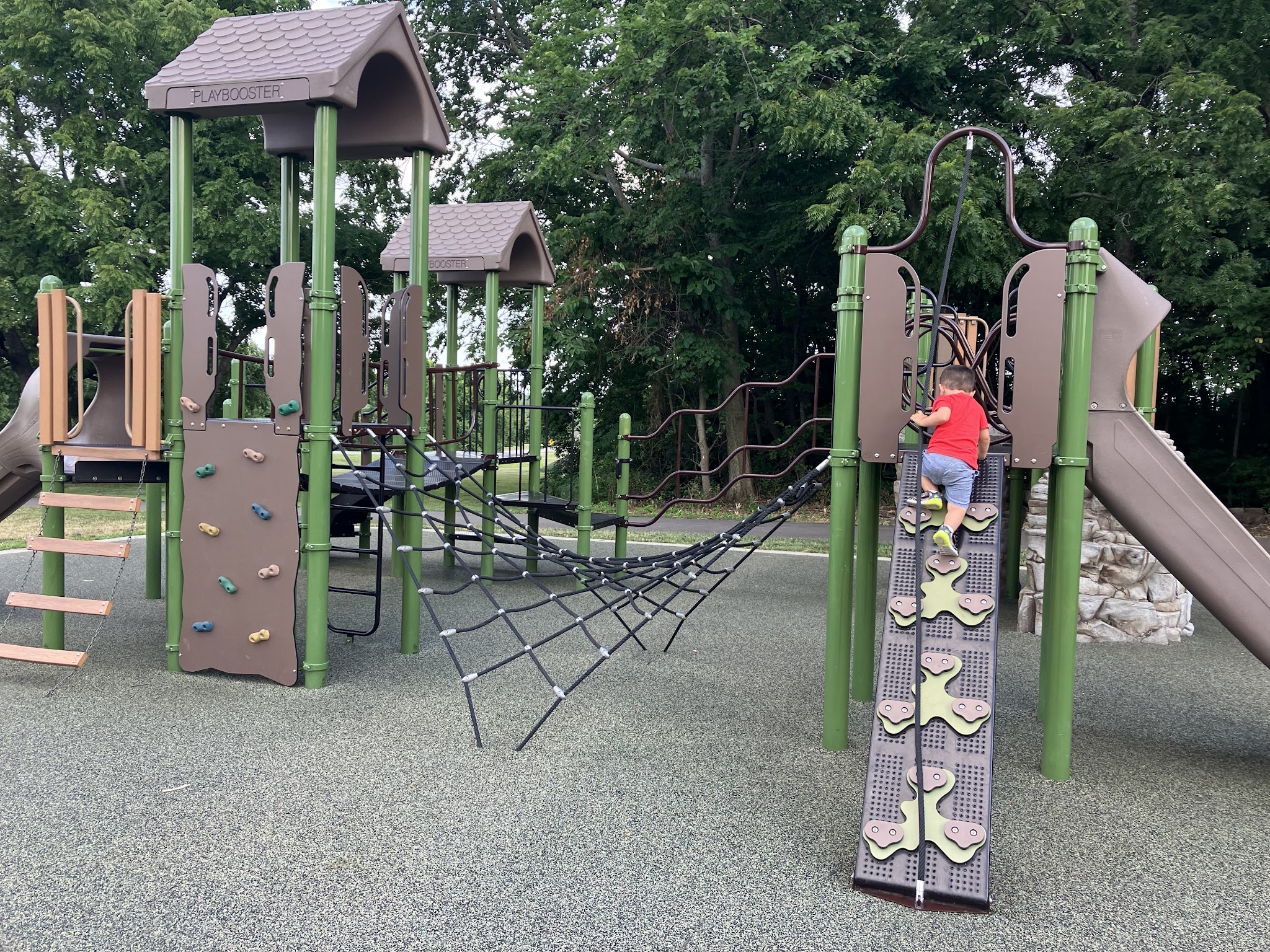 Thomas S. Stoll Memorial Park - Overland Park, KS | Bark Park Finder