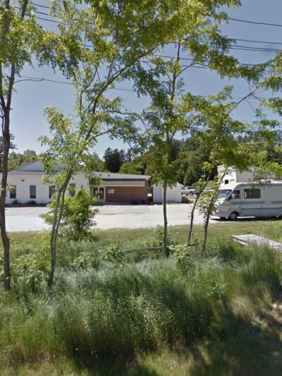 The Maine Dog Lodge - Raymond, ME