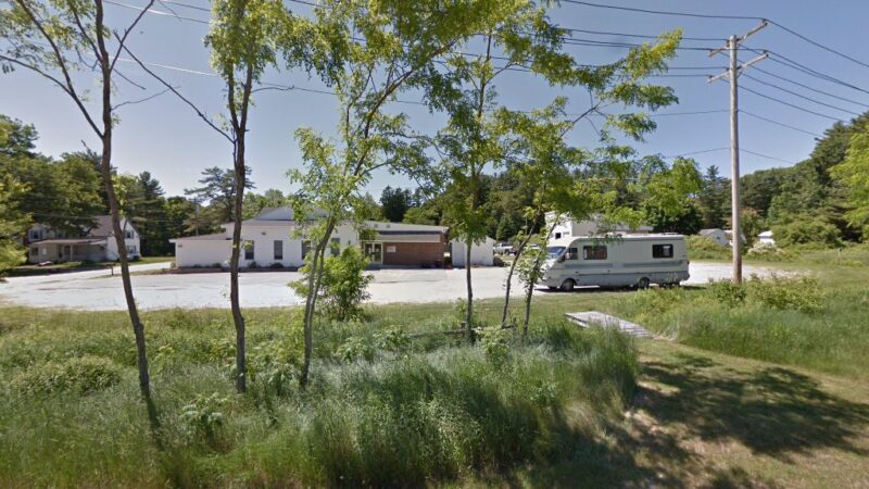 The Maine Dog Lodge - Raymond, ME