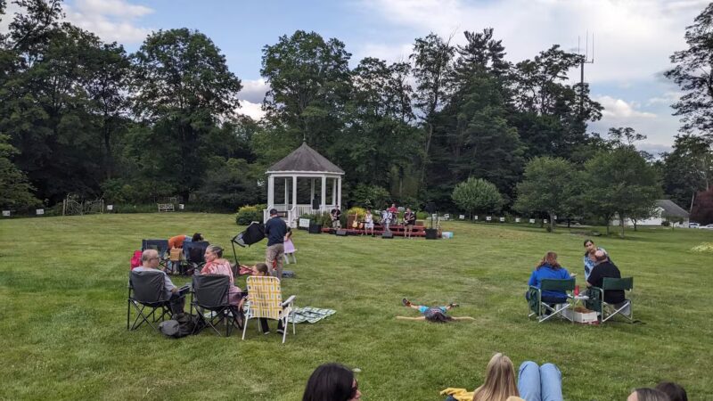 Redding Town Green - Redding, CT