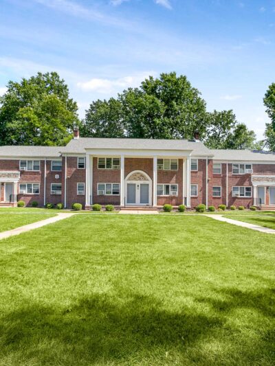 Hillside Village Apartments - Ridgefield, NJ