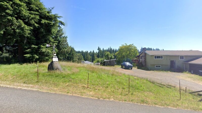 Cedar Ponds Dog Park - Sandy, OR