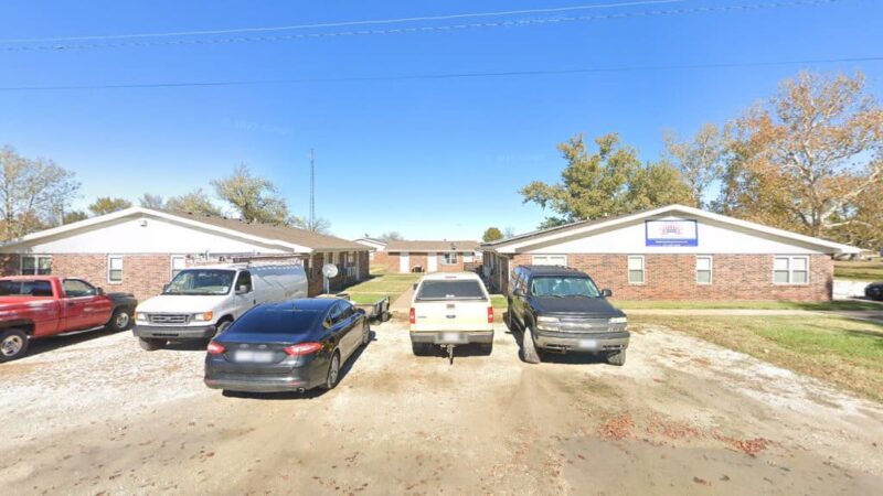 Sheldon Park Apartments - Sheldon, MO