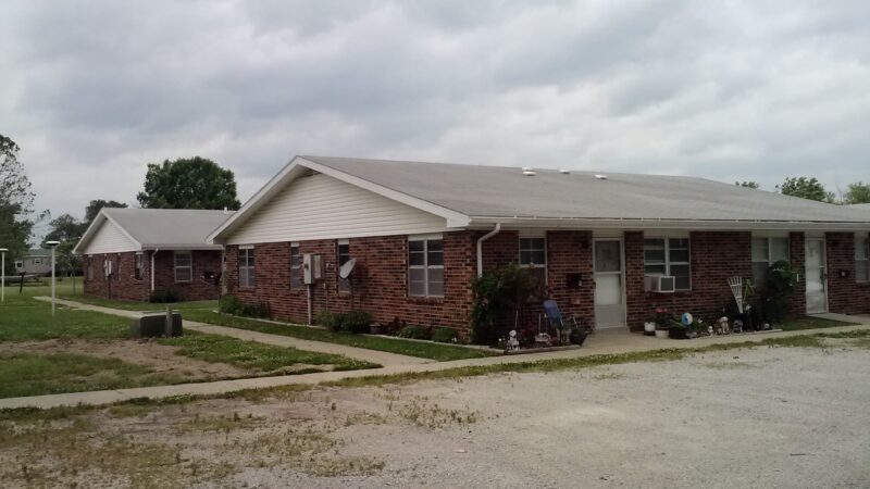 Sheldon Park Apartments - Sheldon, MO