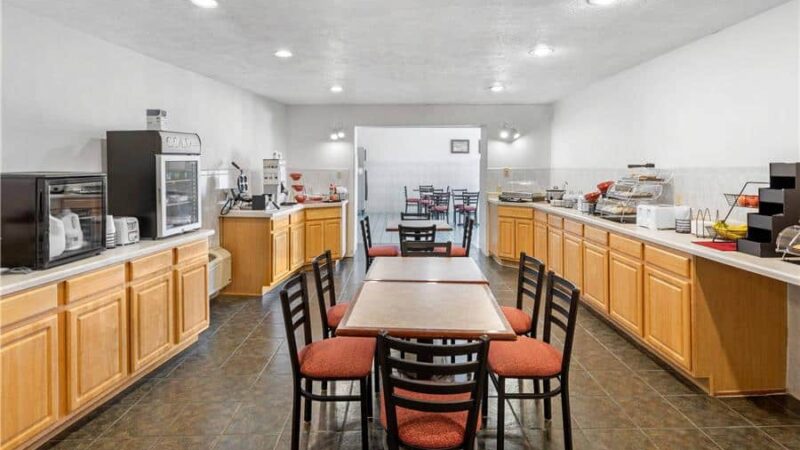 Econo Lodge Inn & Suites - Socorro, NM