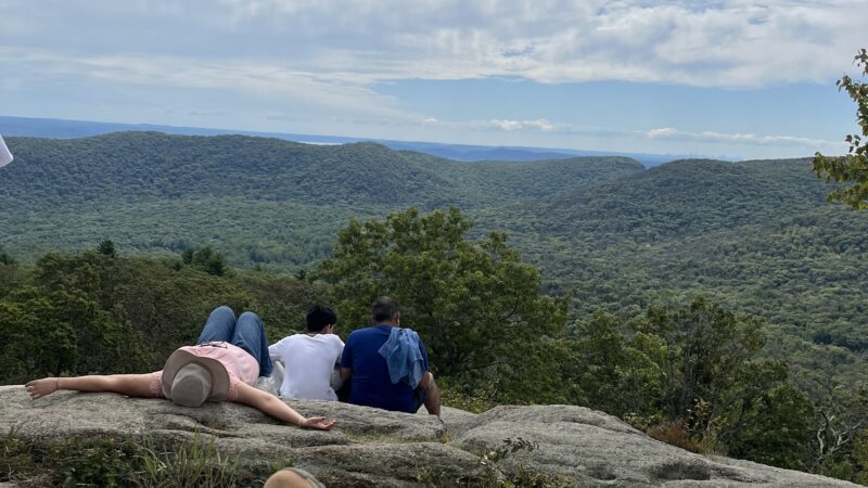 Bear Mountain State Park Parking Lot - Tomkins Cove, NY