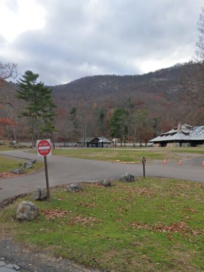 Bear Mountain State Park Parking Lot - Tomkins Cove, NY