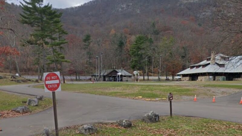 Bear Mountain State Park Parking Lot - Tomkins Cove, NY