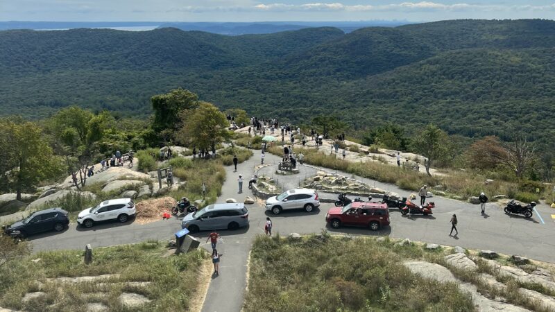 Bear Mountain State Park Parking Lot - Tomkins Cove, NY