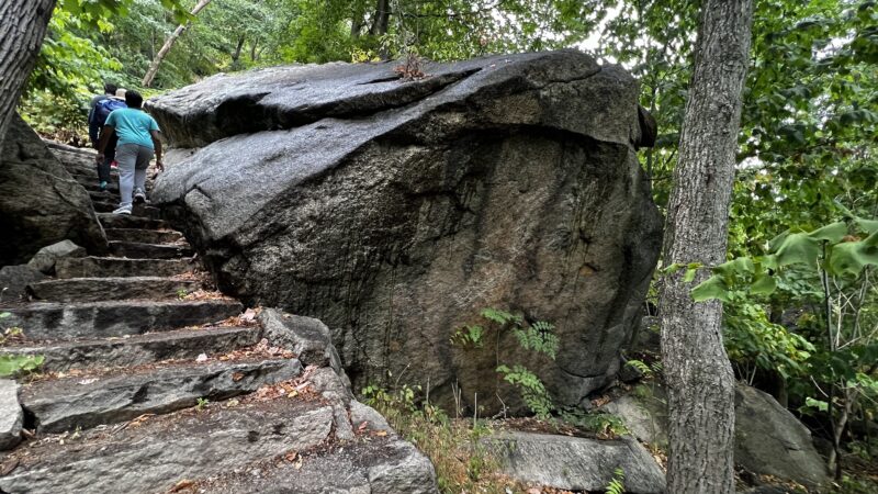 Suffern Bear Mountain Trail Trailhead - Tomkins Cove, NY