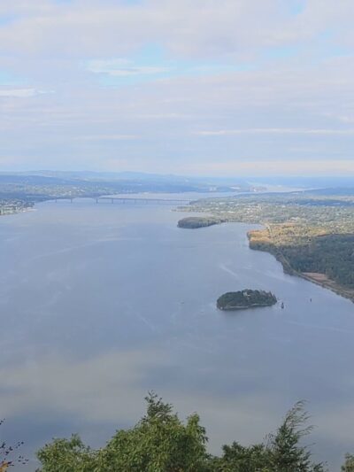 Suffern Bear Mountain Trail Trailhead - Tomkins Cove, NY